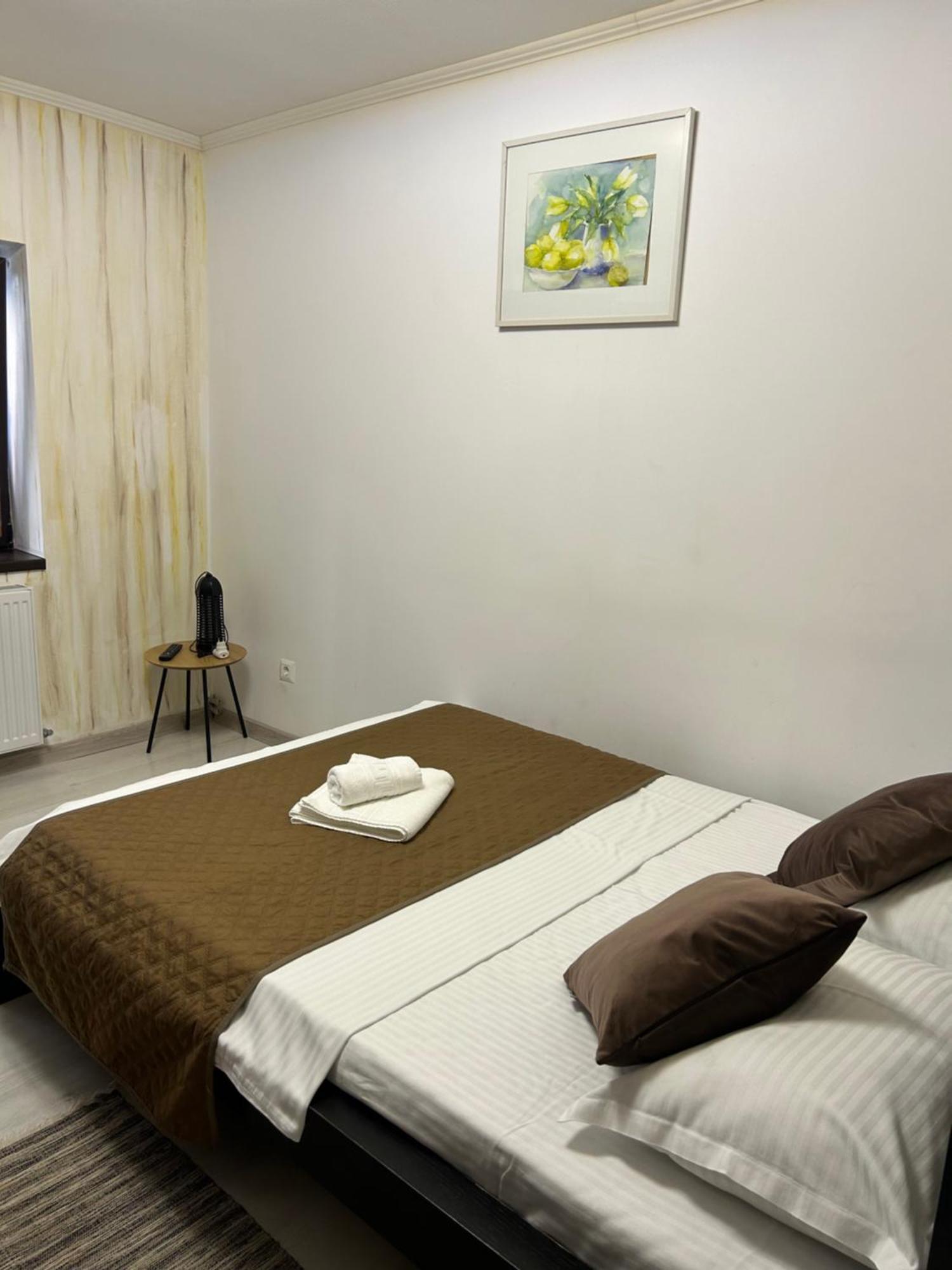 Guest House Târgu Jiu Eksteriør bilde